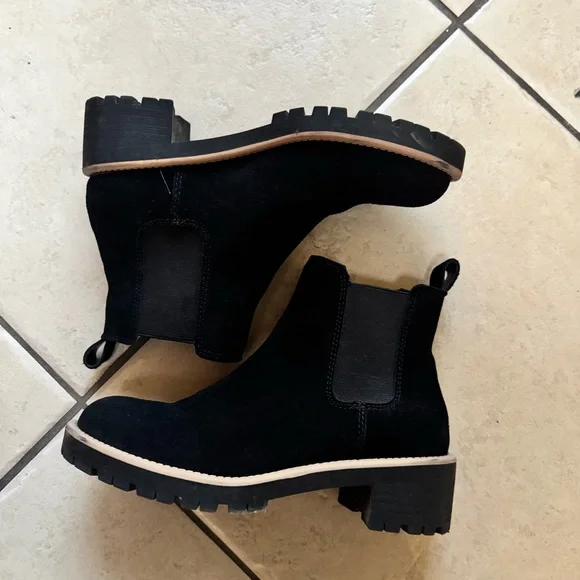 Waterproof Blondo Black Suede Ankle Booties with Tan Sole - Picture 11 of 12